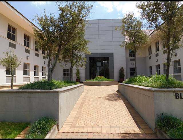 130M² OFFICE TO LET IN HYDE PARK